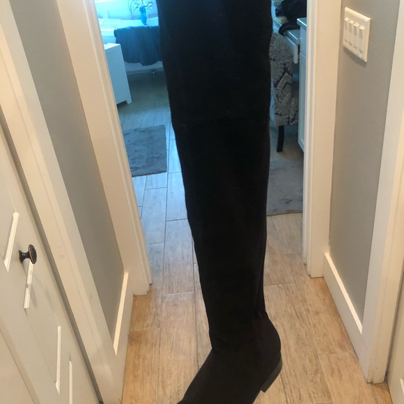 Black boots - Picture 6 of 7